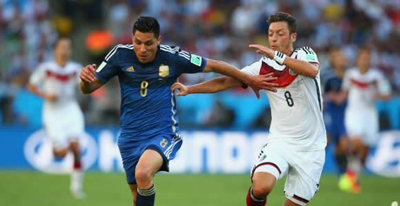 Argentina replace injured Lanzini with River Plate star Enzo Perez