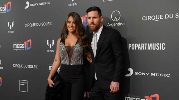 Messi enjoys his very own Cirque du Soleil performance