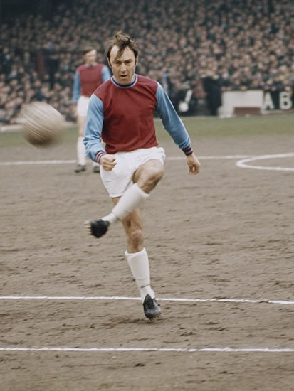 Jimmy Greaves had 'six or seven lagers to relax' as part of 70s West Ham drinking gang