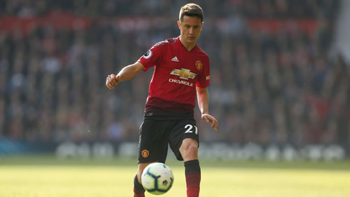 Herrera to join PSG despite late Manchester United contract offer - sources