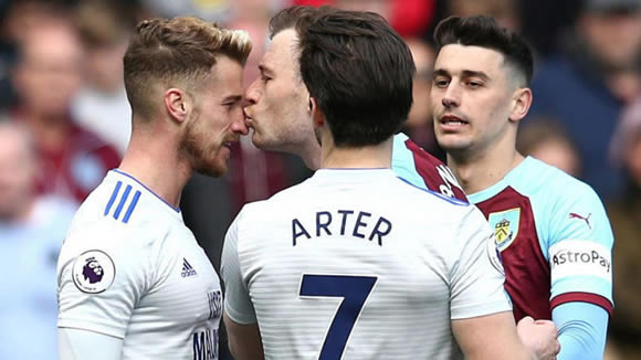 Yellow card in the Premier League for kissing an opponent