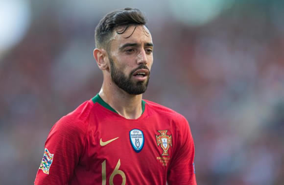 Bruno Fernandes' agent 'flying to UK to thrash out Man Utd move amid transfer agreement over phone'