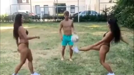 Bundesliga star and Insta's stunning Jakic twins strip off for keepy-uppy session in park