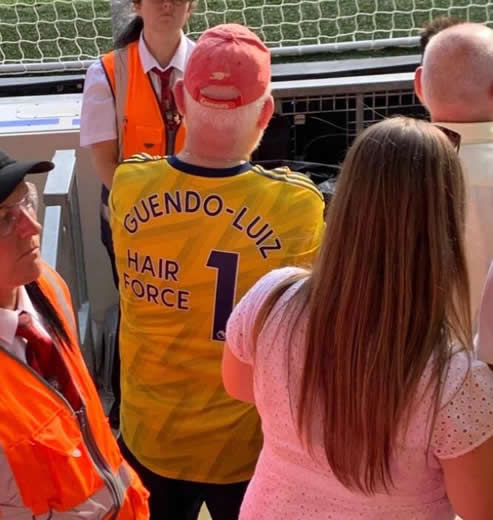 Arsenal fan's bizarre shirt tribute to Luiz and Guendouzi sends fans into meltdown