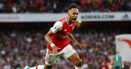 Arsenal 3-2 Aston Villa: Aubameyang strikes late for 10-man Gunners