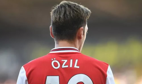 What Unai Emery's Mesut Ozil decision hints about Arsenal future as Bukayo Saka takes spot