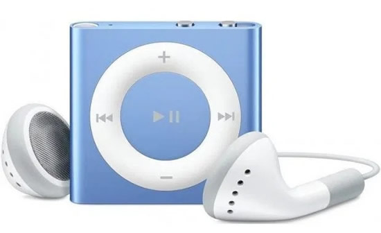 MUSIC TO THE EARS Cristiano Ronaldo uses retro iPod Shuffle before Juventus vs Cagliari clash and fans are split as it trends on Twitter
