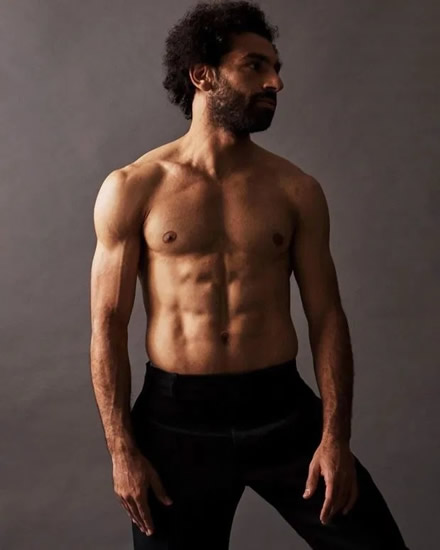 Mo Salah works out at 2:40am at home as Liverpool star does pull-ups to keep physique in amazing shape during lockdown