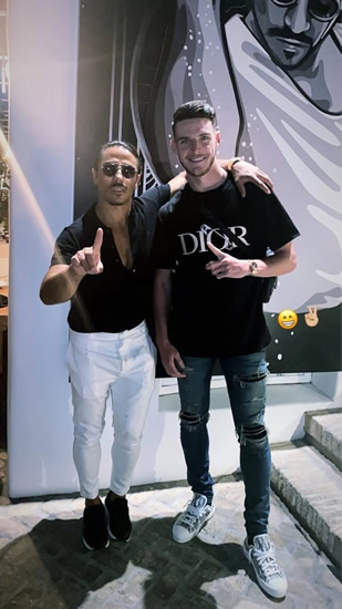 TOP DROG Chelsea fans convinced they will seal Declan Rice transfer as West Ham ace and pal Mount meet ‘Agent Drogba’ on holiday