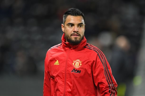 Sergio Romero hoping to leave Man Utd for free in January as keeper trains alone
