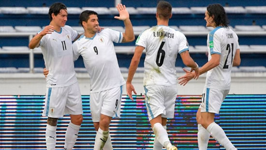 Uruguay overrun Colombia in World Cup qualifier with Cavani, Suarez goals