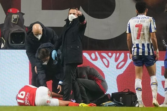 Players forced to push ambulance off pitch after horror injury during Porto vs Braga