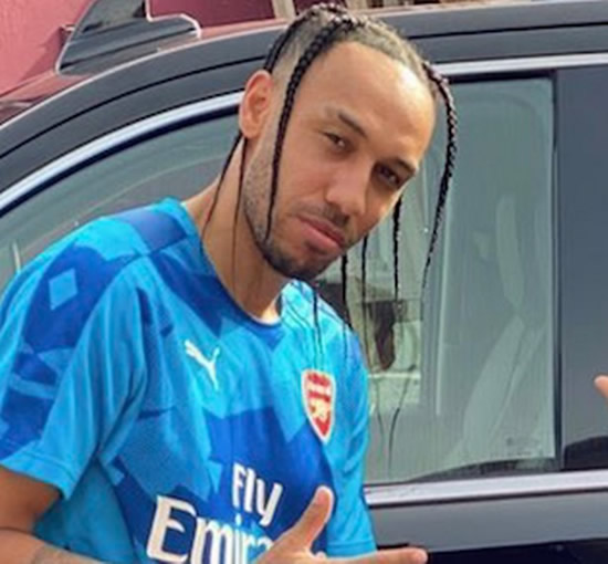Arsenal star Pierre-Emerick Aubameyang baffles fans with new hairstyle
