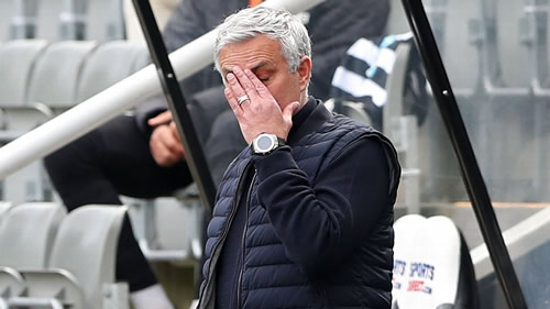 Mourinho on Tottenham losing lead: 'Same coach, different players'