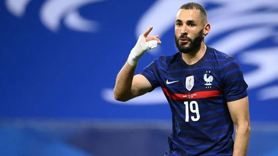 Benzema misses penalty in France return following six-year absence