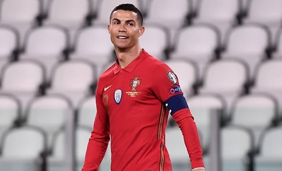Ronaldo promises 'three or four years' at Man Utd: I'm not here for a vacation...