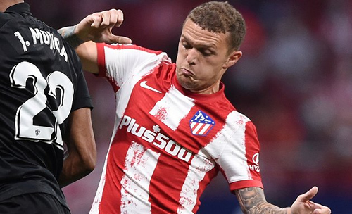 Atletico Madrid fullback Trippier rushed to hospital during Valencia draw