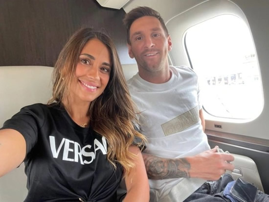 ZEN-CREDIBLE Watch Lionel Messi’s stunning wife Antonela defy gravity with incredible yoga poses in their Paris home