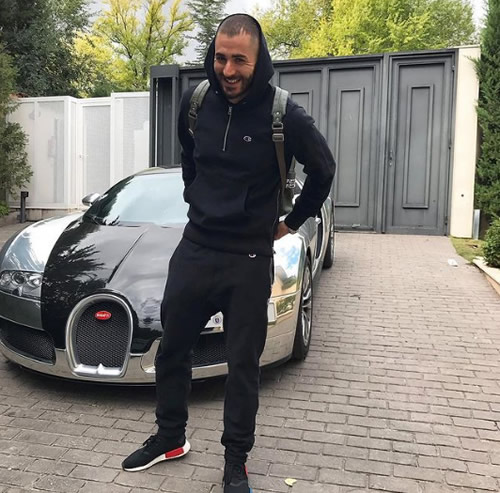 Karim Benzema's shows off his car collection