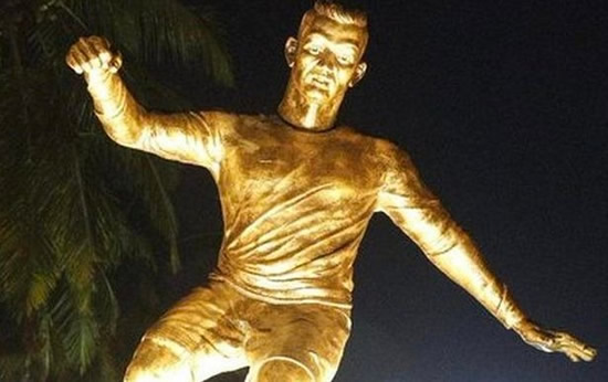 New Cristiano Ronaldo statue in India divides opinion as fans protest at unveiling