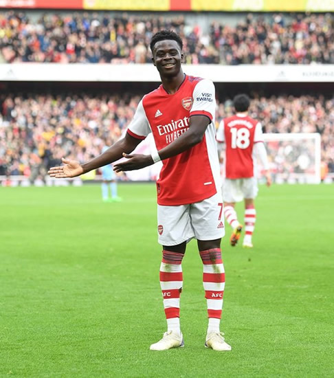 Liverpool and Man City 'plotting Bukayo Saka bid' if Arsenal fail to make top four