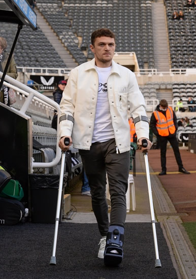 TOP KIER Kieran Trippier brilliantly photoshops himself into Newcastle dressing room celebration pic in cheeky dig at Agbonlahor