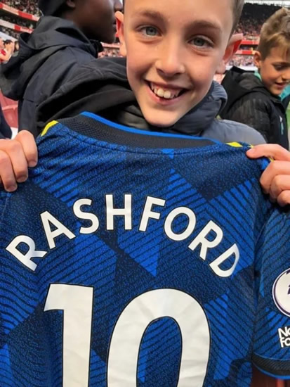 Marcus Rashford issues plea to find fan who 'had shirt snatched out of his hands' after Arsenal vs Man Utd clash