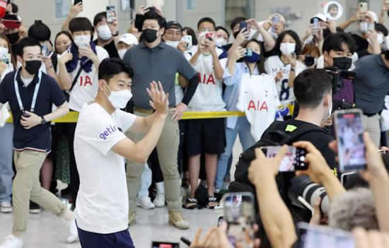 HERO'S WELCOME Tottenham arrive in South Korea for pre-season tour as THREE THOUSAND fans pack airport to greet hero Son Heung-Min
