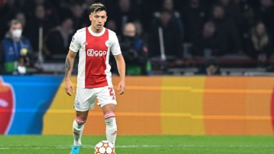 Manchester United close to finalising Lisandro Martinez transfer from Ajax - sources