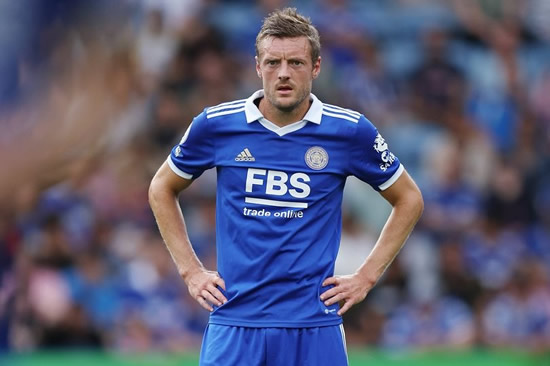 Leicester's Jamie Vardy 'on radar of Man Utd and Chelsea' as solution to striker crisis