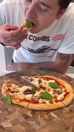 Brooklyn Beckham slammed over 'cooking blunder' as fans brutally mock homemade pizza