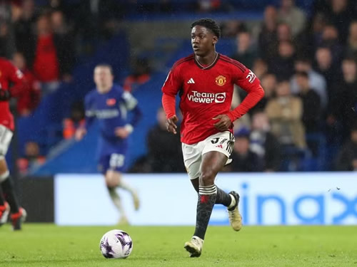 Kobbie Mainoo is close to signing a new deal with Manchester United.