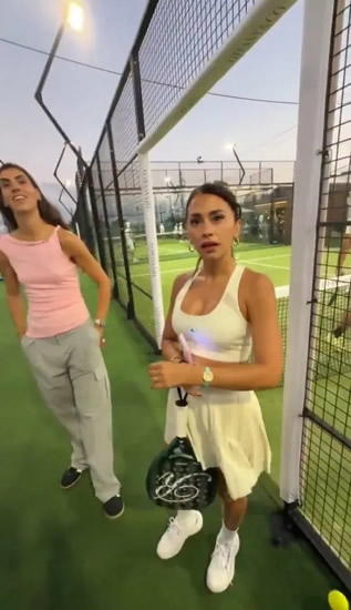 球迷们不敢相信这位网红在看到安东内拉