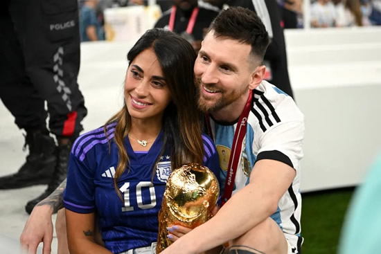 C-ANT BE SERIOUS Fans can’t believe what influencer asked Lionel Messi’s wife Antonela after she showed him her watch